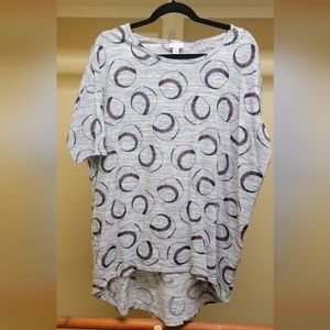Lularoe Irma Baseball Tee (Size M)